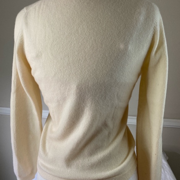 Debra C Beverly Hills. Crewneck Cream Cashmere Sweater, Made in Scotland, M - Picture 7 of 8